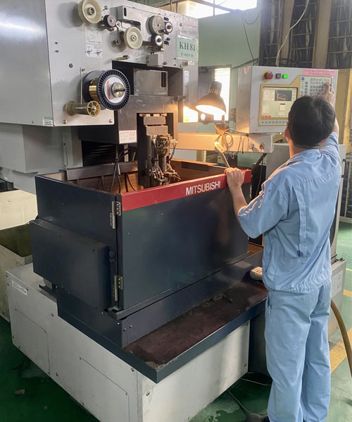 Wire cut EDM MITSUBISHI-KH81